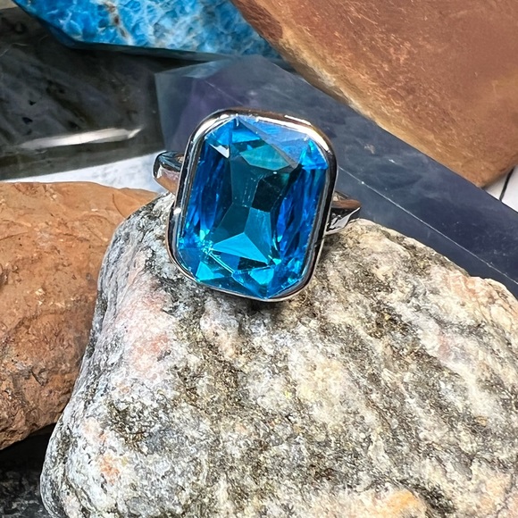 independent Jewelry - Simulated blue topaz womens size 5.75 ring
